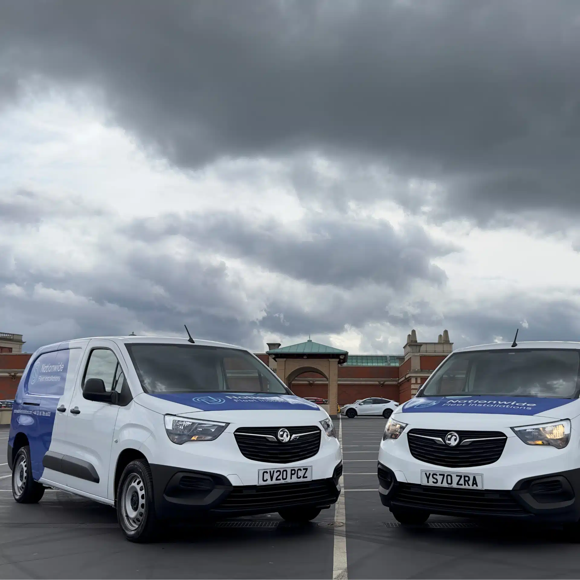 Commercial vehicle fleet with GPS tracking