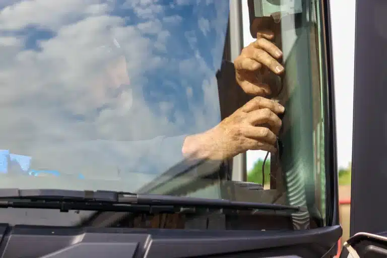 engineer installtion telematics device